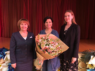 �������